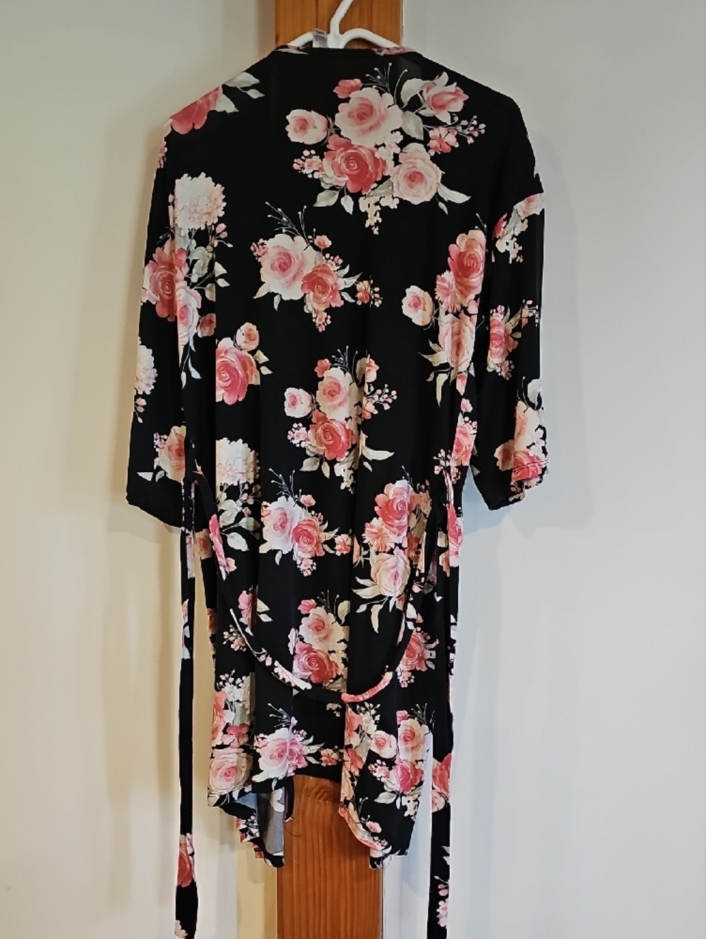 Floral Robe - Black with Pink Roses - Picture 8 of 9
